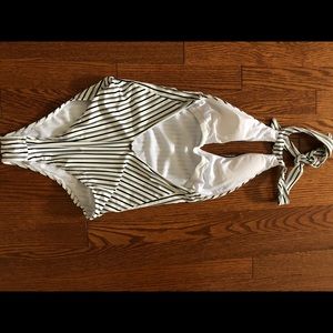 Halter bathing suit ..like new . Halter